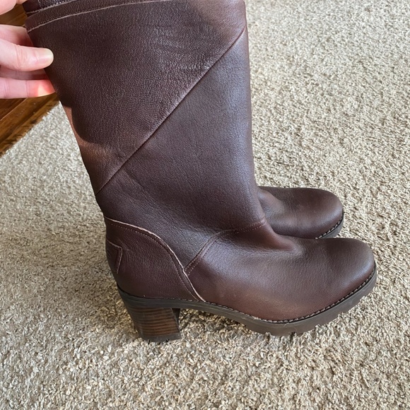 Never Worn Rare Leather UGG Dress Winter Boots Sz 8 - Picture 4 of 7